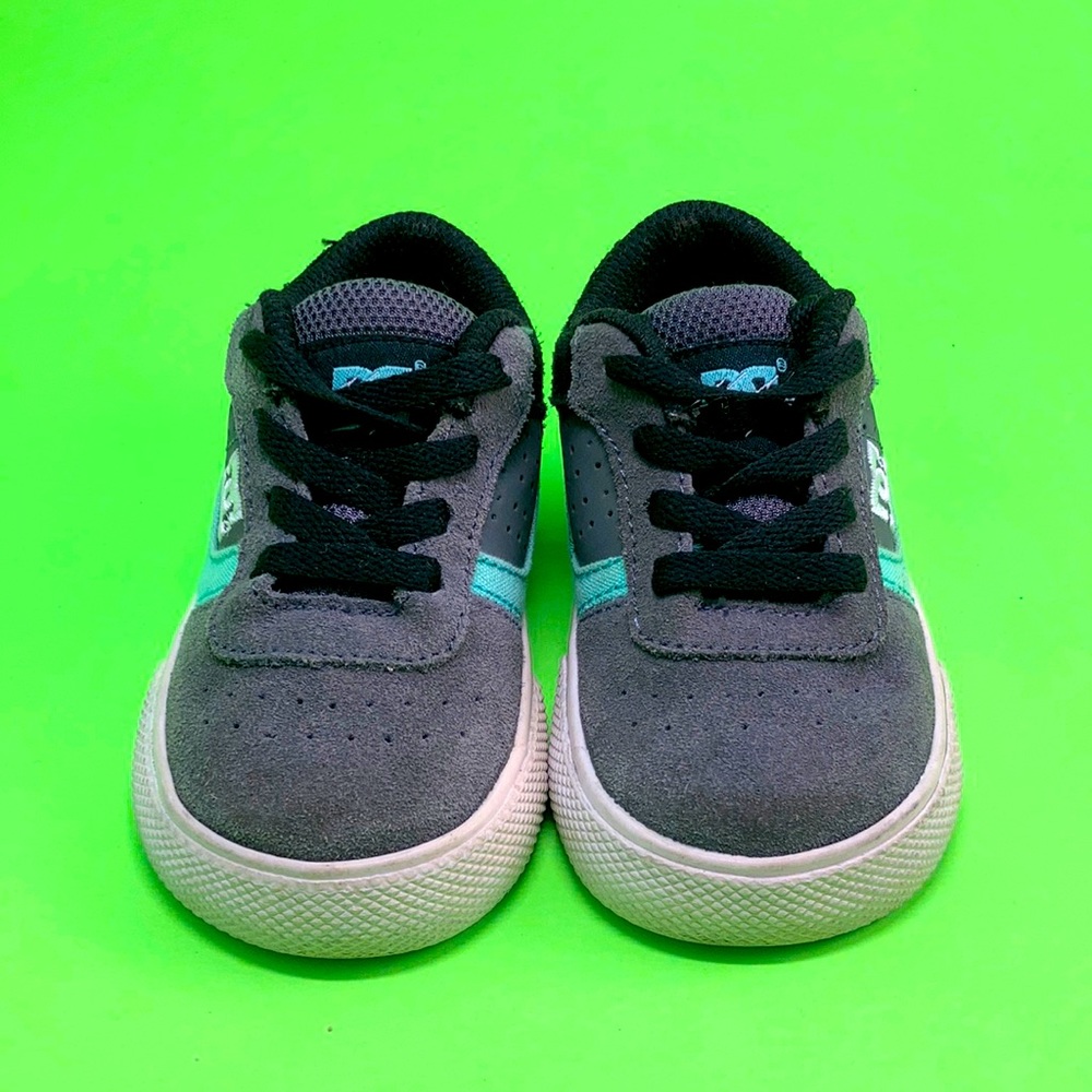 DC Black Suede w/ Mint Green and Black Trim Size 5